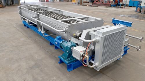화학 공학 분야에서 열 교환 스크류 컨베이어의 효율적인 온도 제어 이송 응용