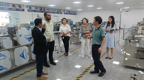 에 대한 최신 회사 뉴스 미국 고객과의 성공적인 계약: 자동 빵 기계에 대한 150,000 달러의 주문이 보장되었습니다.